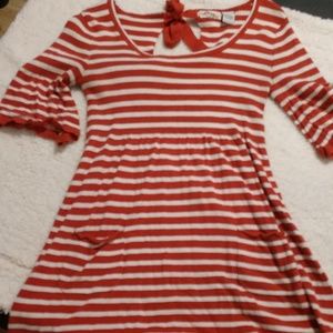 Women's flowy tunic with tie neck